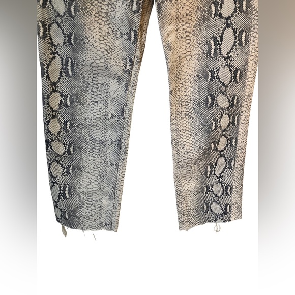 Zara Jeans Snake Print High Waist Straight Raw Hem Cream Black - Picture 5 of 9